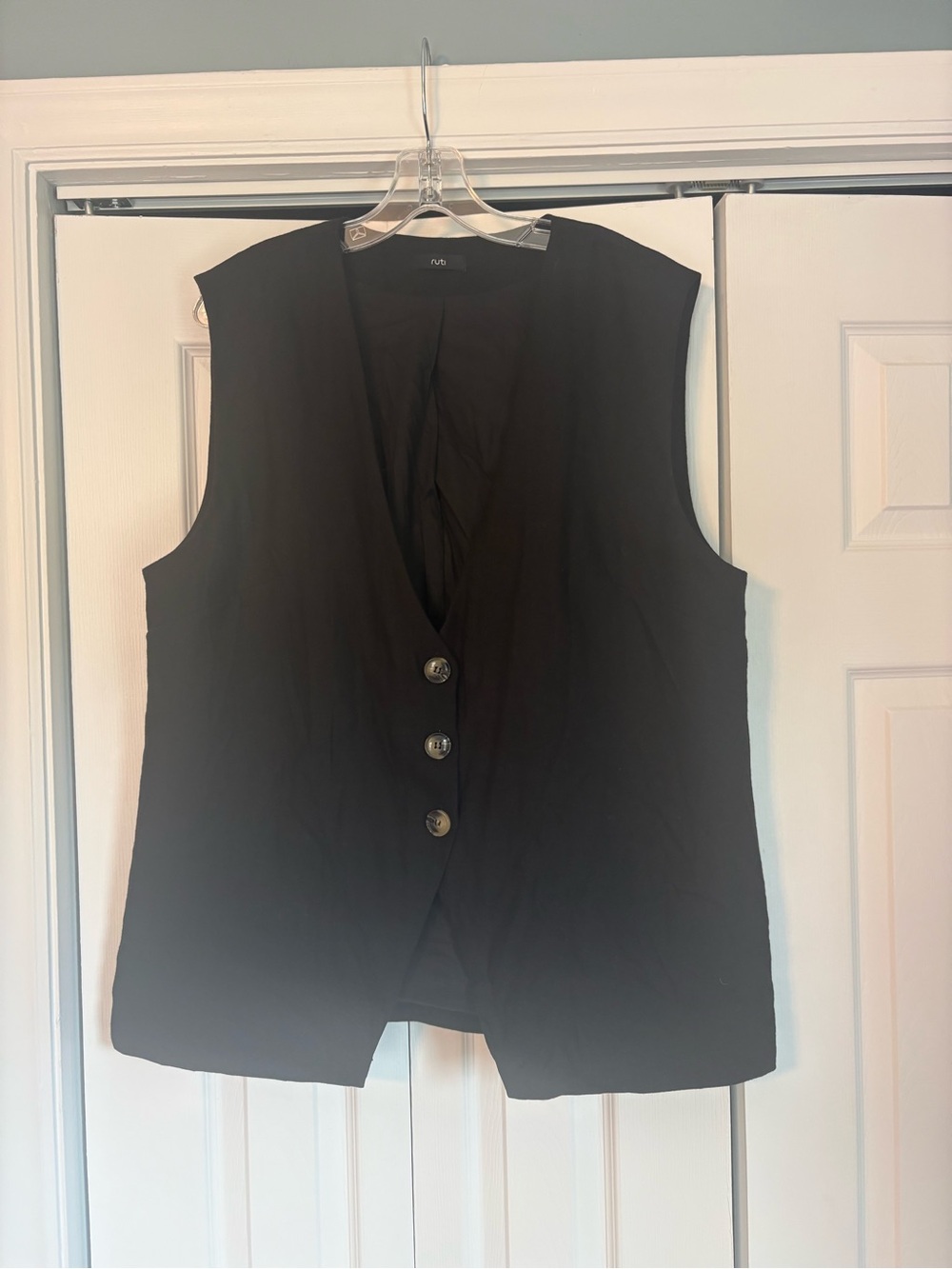Ruti Black Linen Long Line Vest